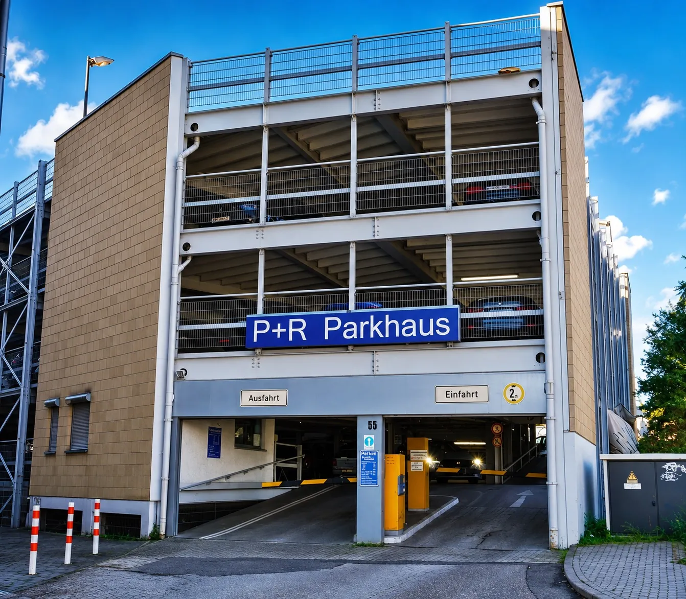 Instandgesetztes Parkhaus